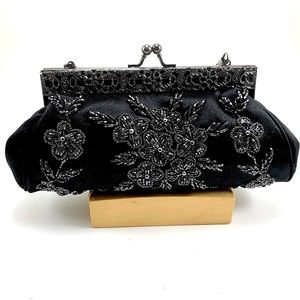 Satin evening bag with beautiful beadwork